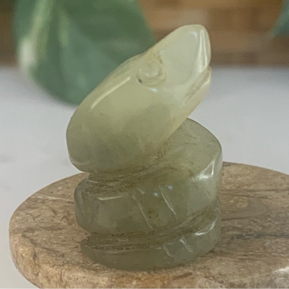 Vintage Chinese Zodiac Jade Snake Pendant Bead Hand Carved Miniature Animal 1.2" - Picture 4 of 11
